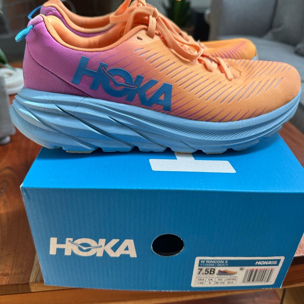 Hoka Rincon 3  Size 7.5 Running Shoes